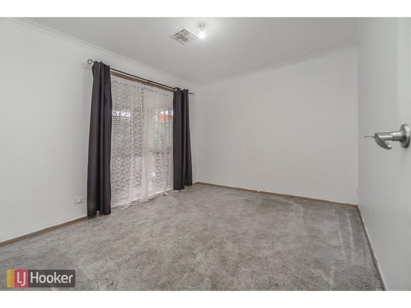 4 Pembroke Crescent, Craigieburn VIC 3064