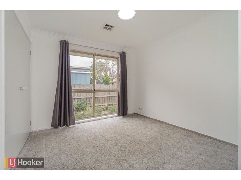4 Pembroke Crescent, Craigieburn VIC 3064