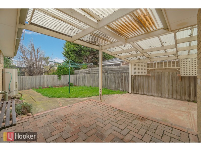 4 Pembroke Crescent, Craigieburn VIC 3064