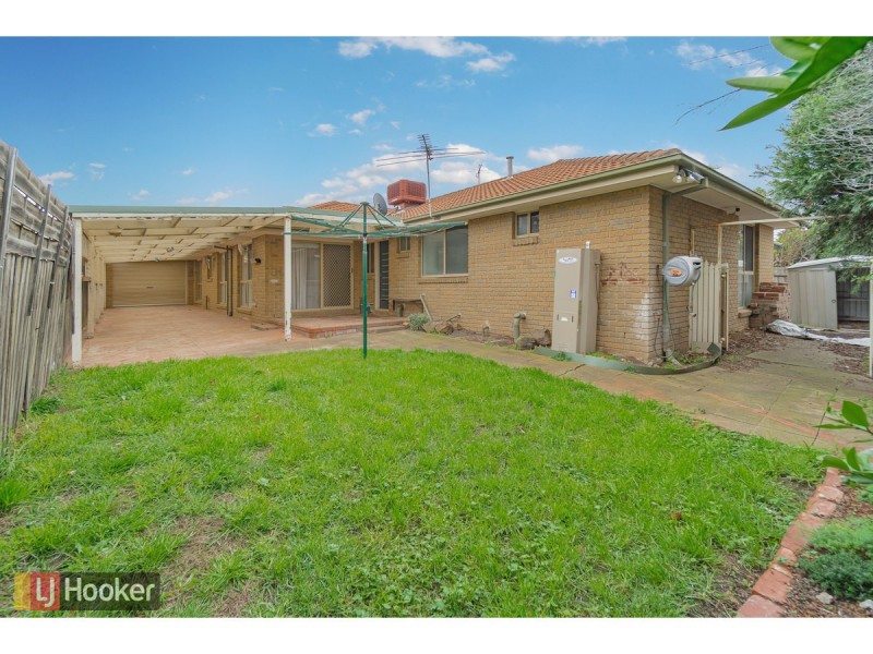 4 Pembroke Crescent, Craigieburn VIC 3064