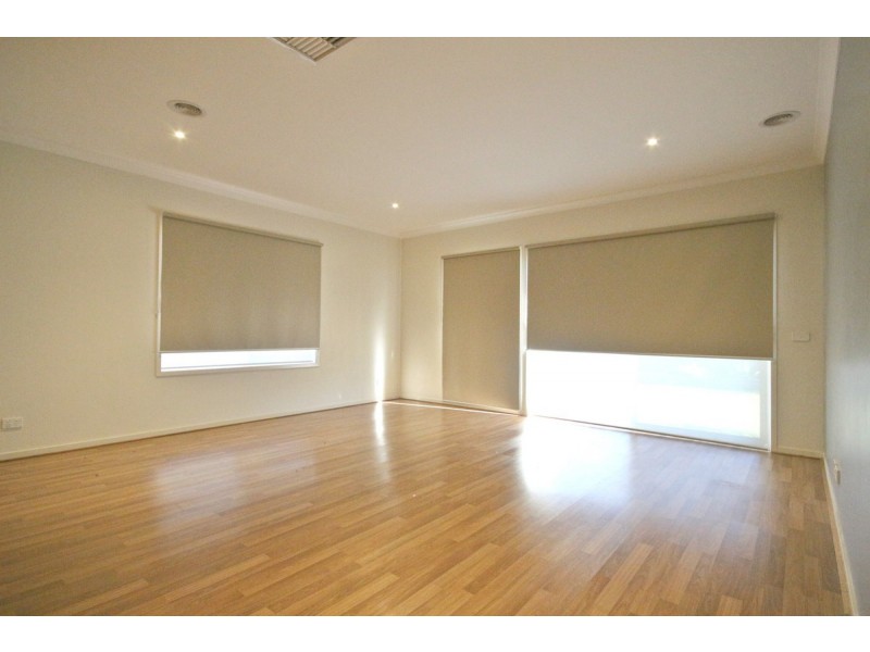 6 Brickwood Circuit, Craigieburn VIC 3064