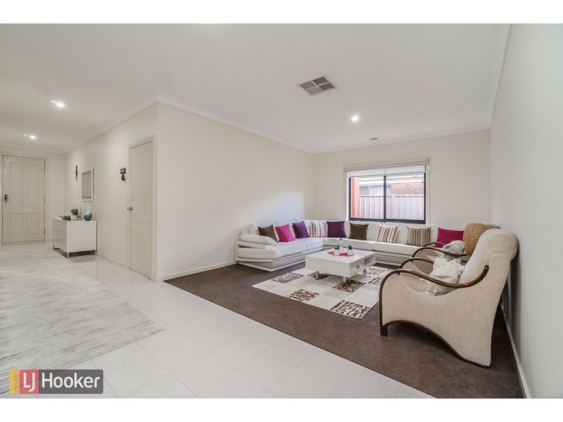 14 Emerald Circuit, Craigieburn VIC 3064
