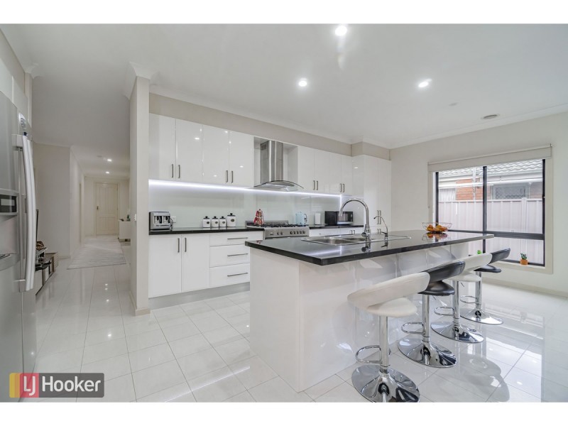 14 Emerald Circuit, Craigieburn VIC 3064
