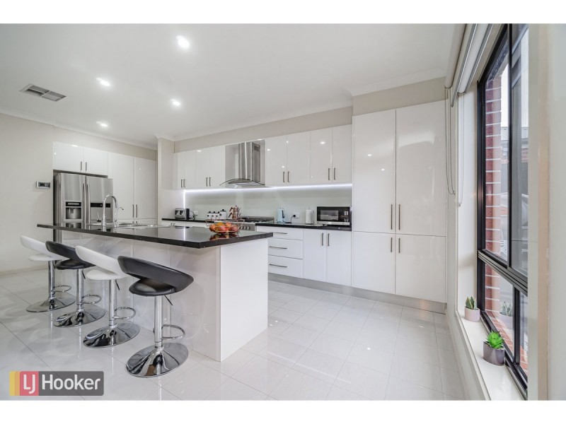 14 Emerald Circuit, Craigieburn VIC 3064