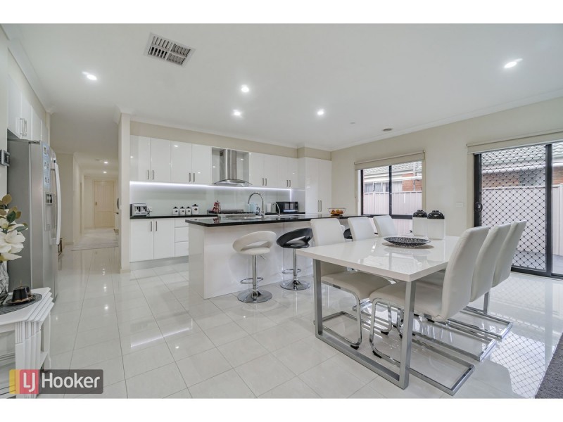 14 Emerald Circuit, Craigieburn VIC 3064