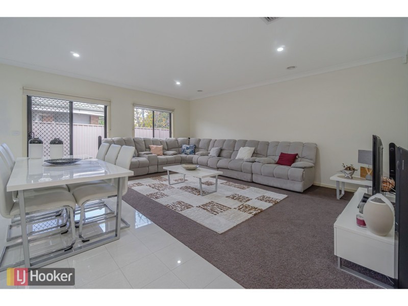 14 Emerald Circuit, Craigieburn VIC 3064