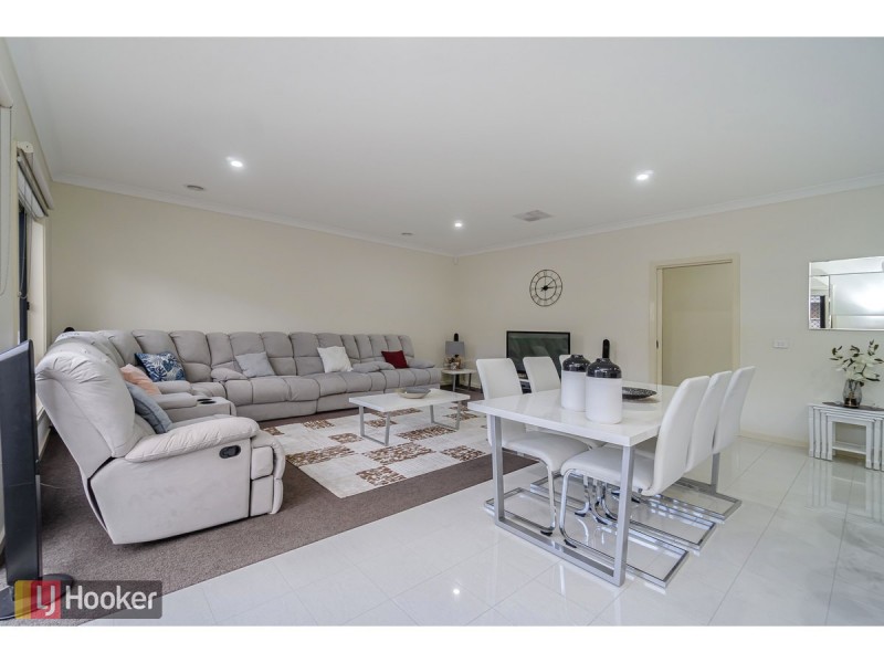 14 Emerald Circuit, Craigieburn VIC 3064