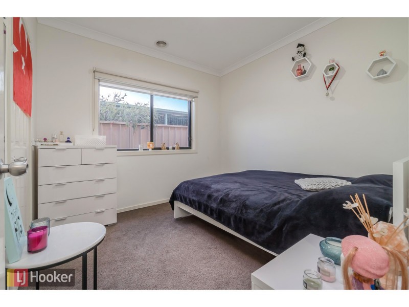 14 Emerald Circuit, Craigieburn VIC 3064