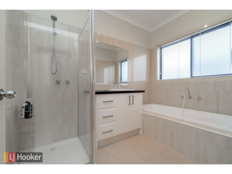 14 Emerald Circuit, Craigieburn VIC 3064