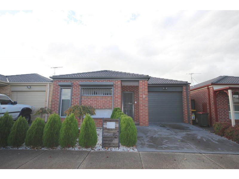 9 Redheugh Street, Craigieburn VIC 3064