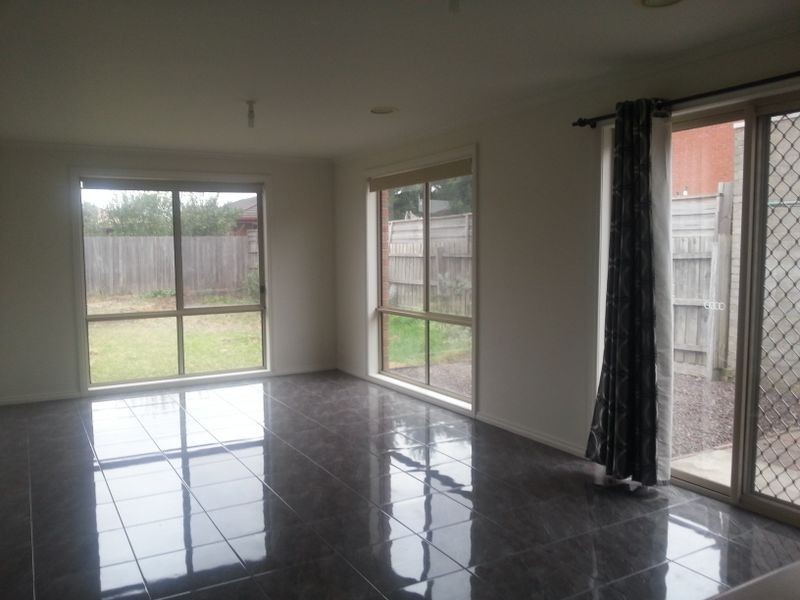 4 Hemsworth Court, Roxburgh Park VIC 3064