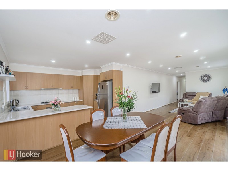 16 Discovery Close, Craigieburn VIC 3064