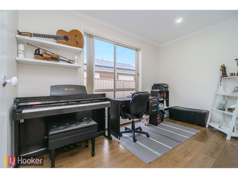 16 Discovery Close, Craigieburn VIC 3064