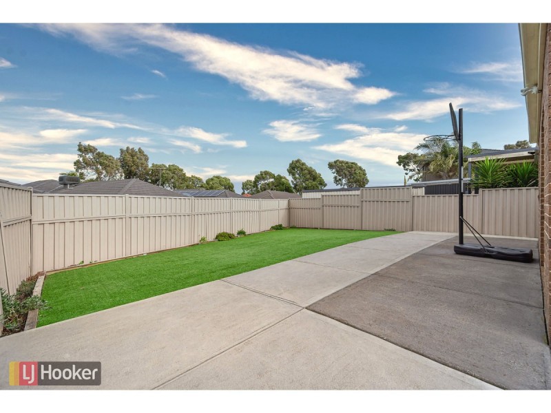 16 Discovery Close, Craigieburn VIC 3064