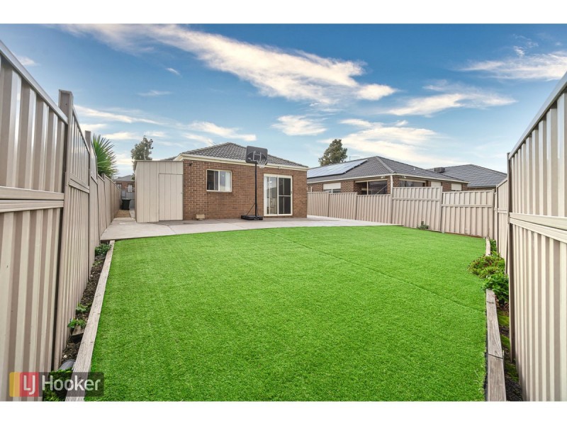 16 Discovery Close, Craigieburn VIC 3064