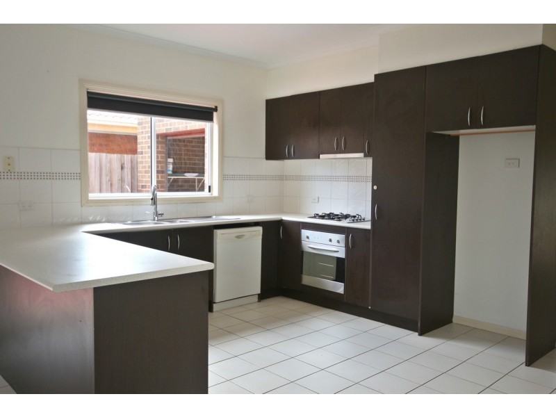 30 Garonne Circuit, Roxburgh Park VIC 3064