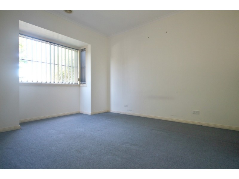 30 Garonne Circuit, Roxburgh Park VIC 3064