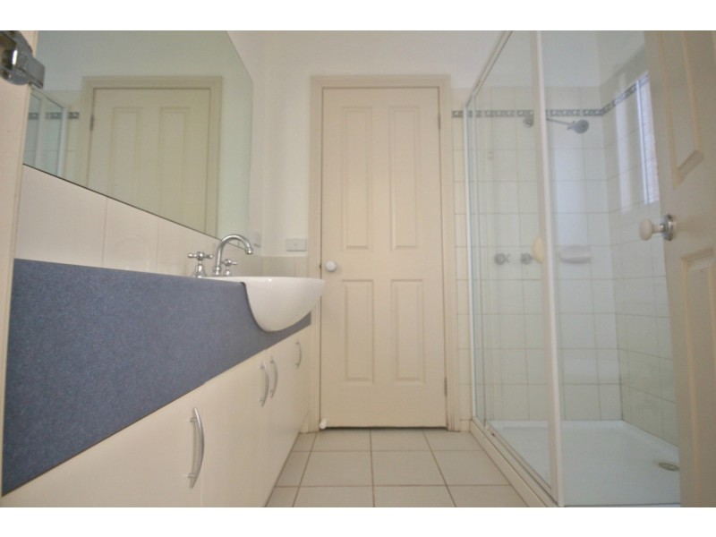 30 Garonne Circuit, Roxburgh Park VIC 3064