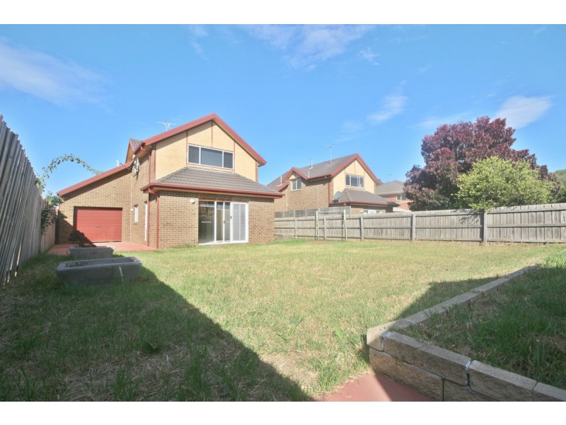 30 Garonne Circuit, Roxburgh Park VIC 3064