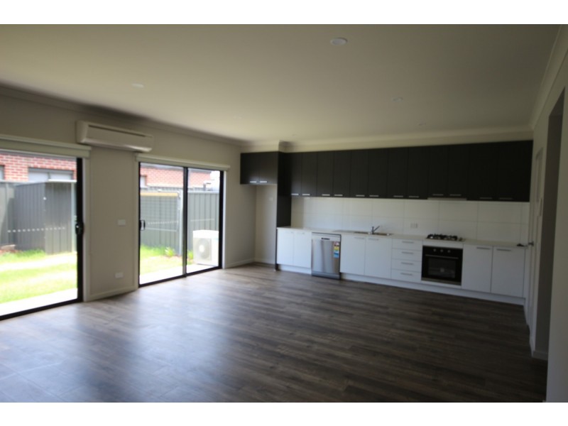 2/8-10 Fortitude Drive, Craigieburn VIC 3064