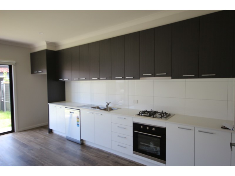 2/8-10 Fortitude Drive, Craigieburn VIC 3064