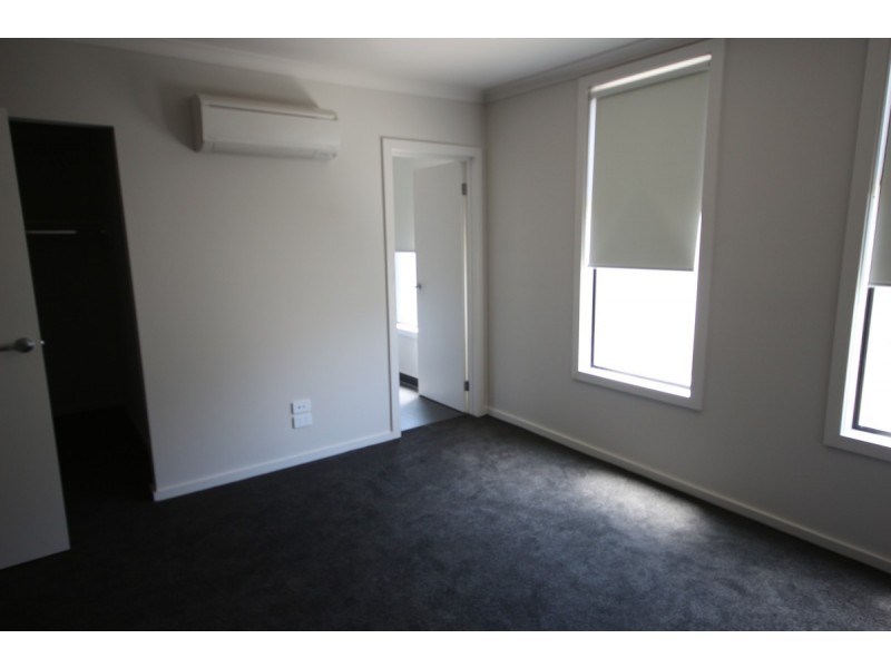 2/8-10 Fortitude Drive, Craigieburn VIC 3064