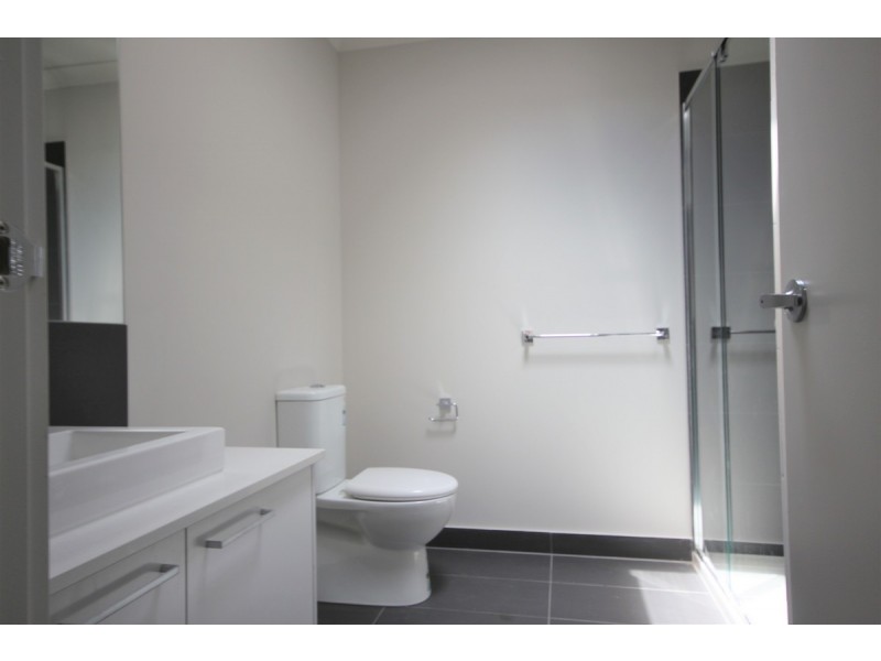 2/8-10 Fortitude Drive, Craigieburn VIC 3064