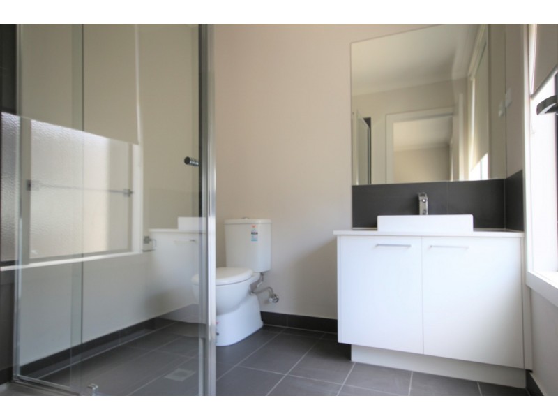 2/8-10 Fortitude Drive, Craigieburn VIC 3064