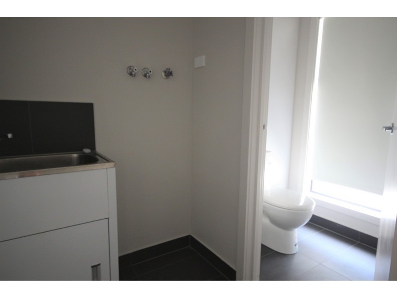 2/8-10 Fortitude Drive, Craigieburn VIC 3064