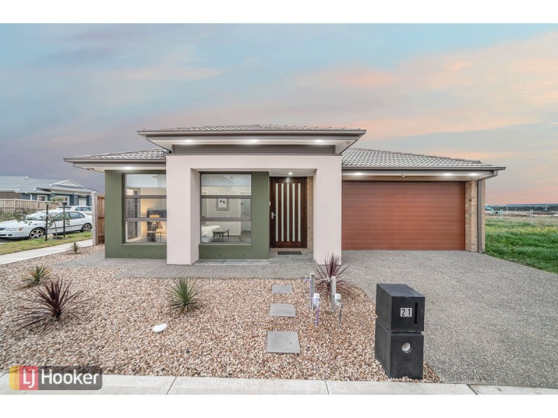 21 Roseneath Way, Mickleham VIC 3064