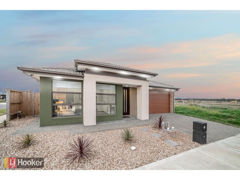 21 Roseneath Way, Mickleham VIC 3064