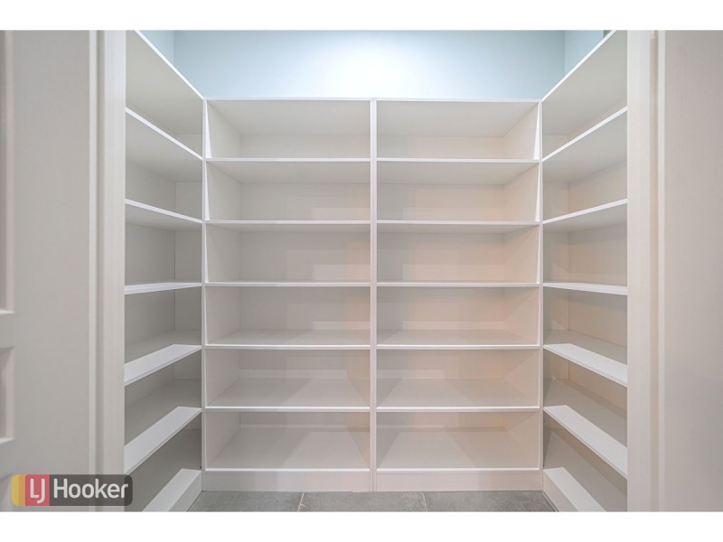 21 Roseneath Way, Mickleham VIC 3064