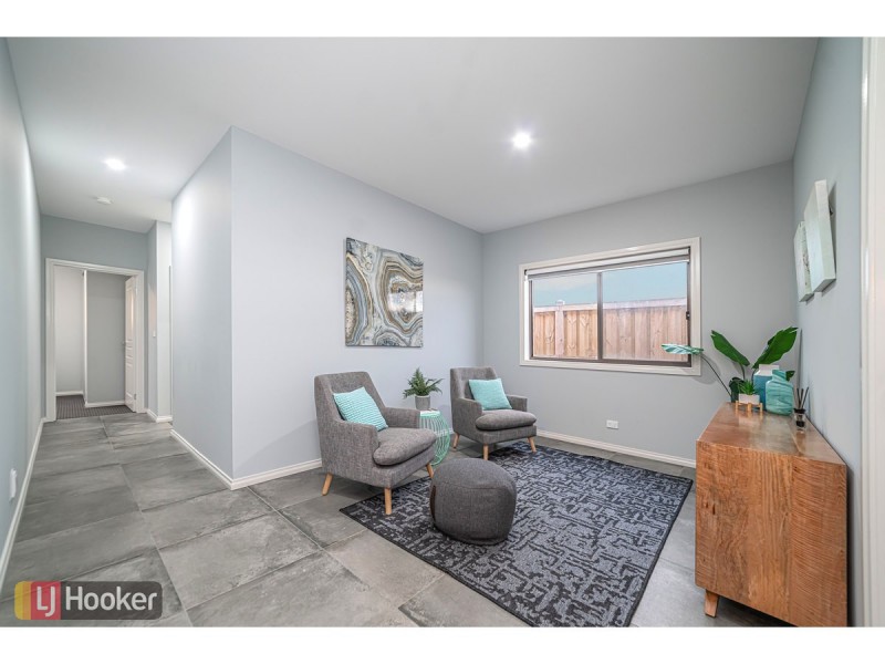 21 Roseneath Way, Mickleham VIC 3064