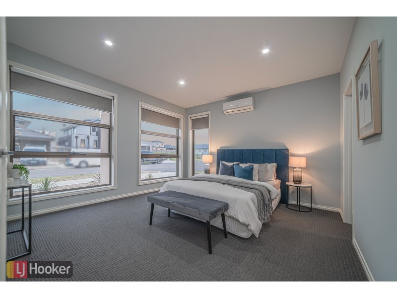 21 Roseneath Way, Mickleham VIC 3064