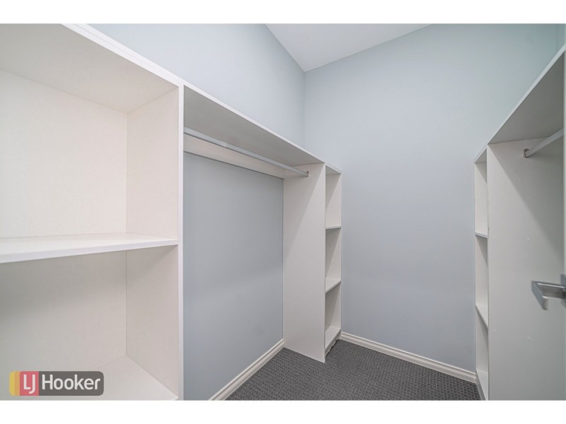 21 Roseneath Way, Mickleham VIC 3064