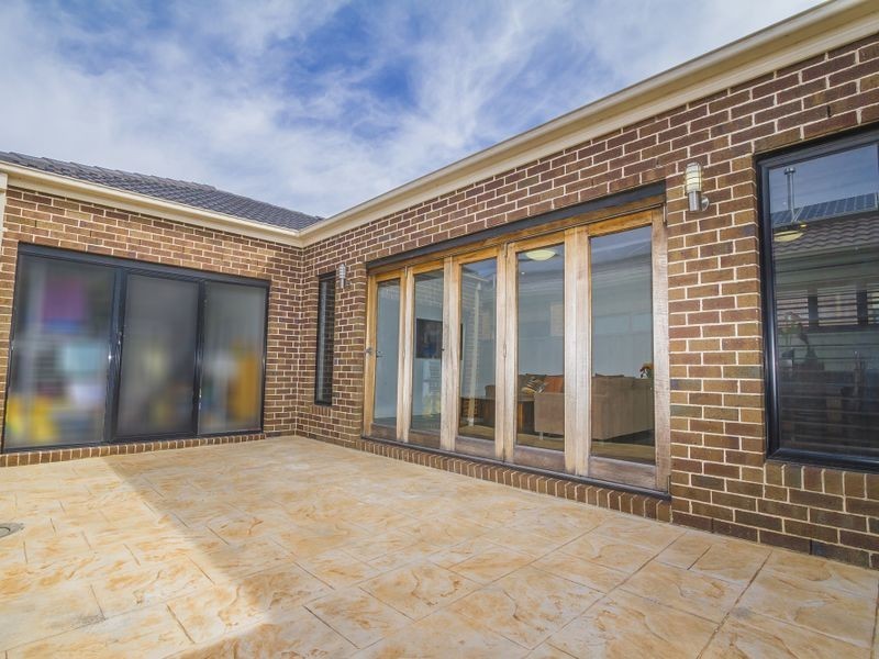 16 Corringa Way, Craigieburn VIC 3064