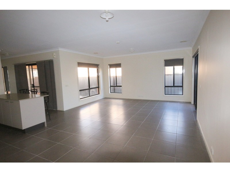 77 Newbury Boulevard, Craigieburn VIC 3064