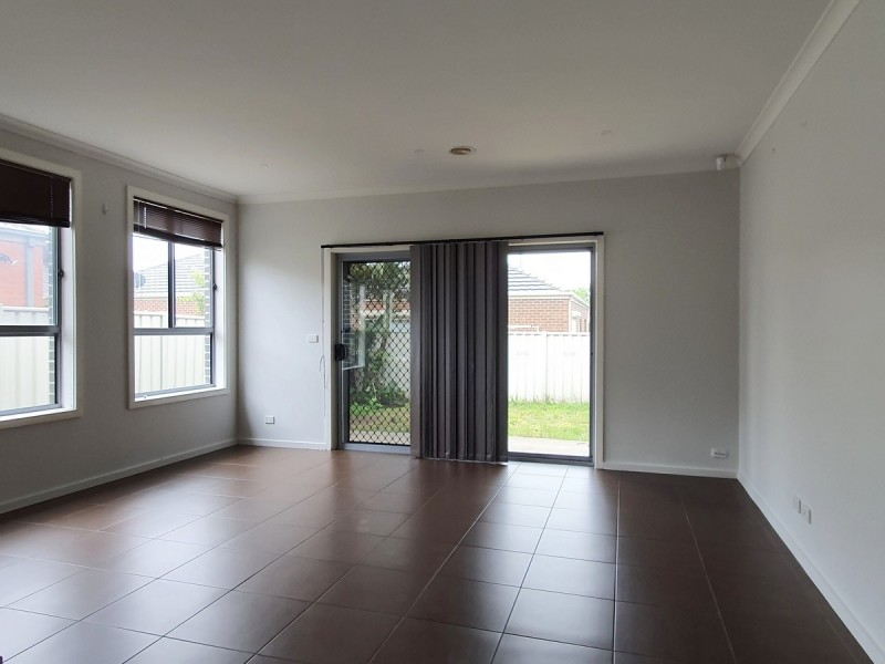 11 Pymble Gardens, Craigieburn VIC 3064