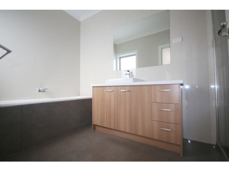 60 Marathon Boulevard, Craigieburn VIC 3064