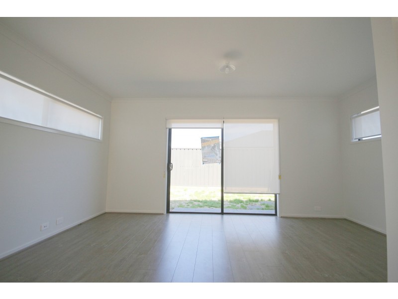 1 Winds Walk, Greenvale VIC 3059