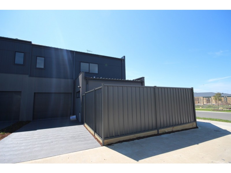 1 Winds Walk, Greenvale VIC 3059