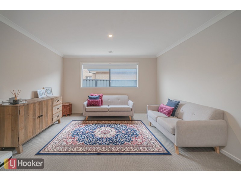 31 Streamside Drive, Craigieburn VIC 3064