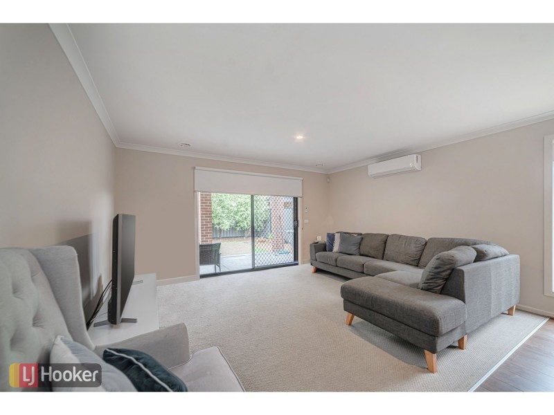 31 Streamside Drive, Craigieburn VIC 3064