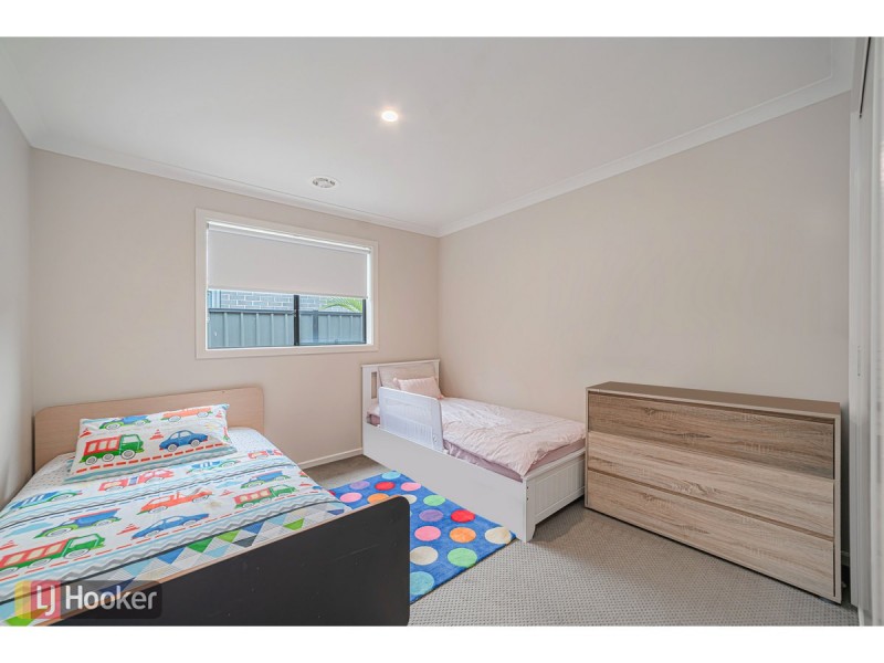 31 Streamside Drive, Craigieburn VIC 3064