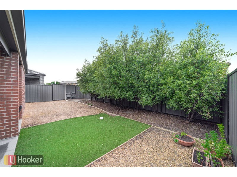 31 Streamside Drive, Craigieburn VIC 3064