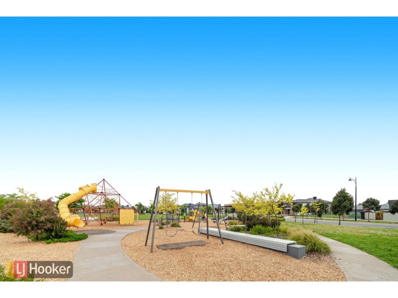 31 Streamside Drive, Craigieburn VIC 3064