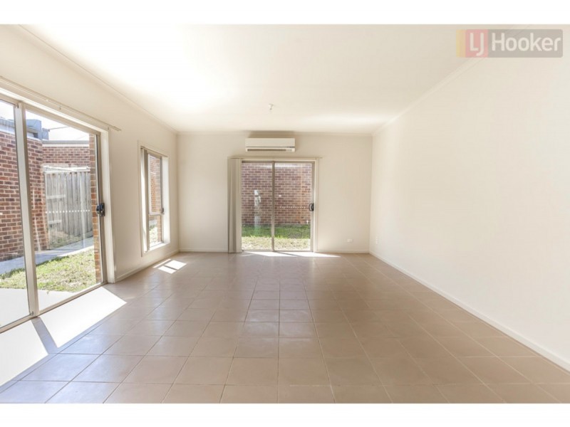 5 Yorkshire Terrace, Craigieburn VIC 3064