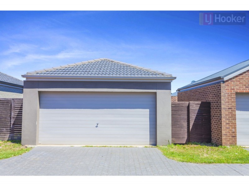 5 Yorkshire Terrace, Craigieburn VIC 3064