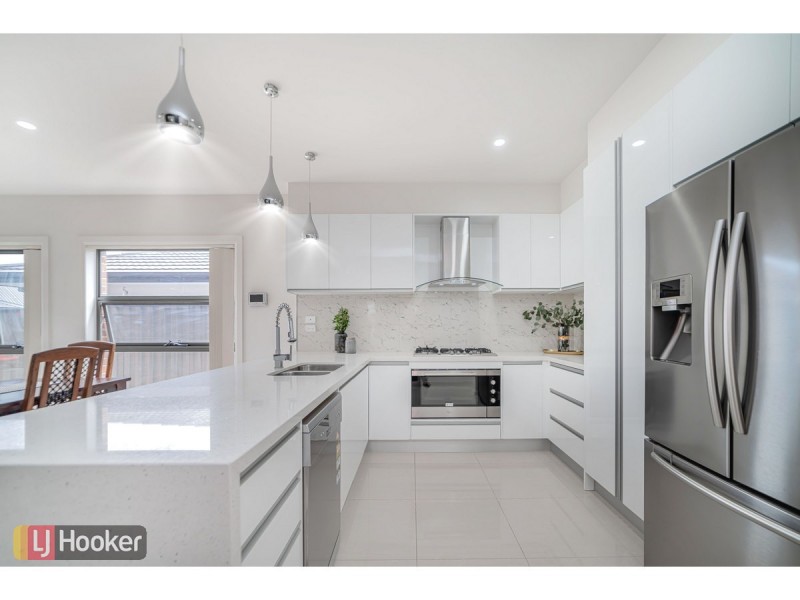 18 Calibre Avenue, Craigieburn VIC 3064