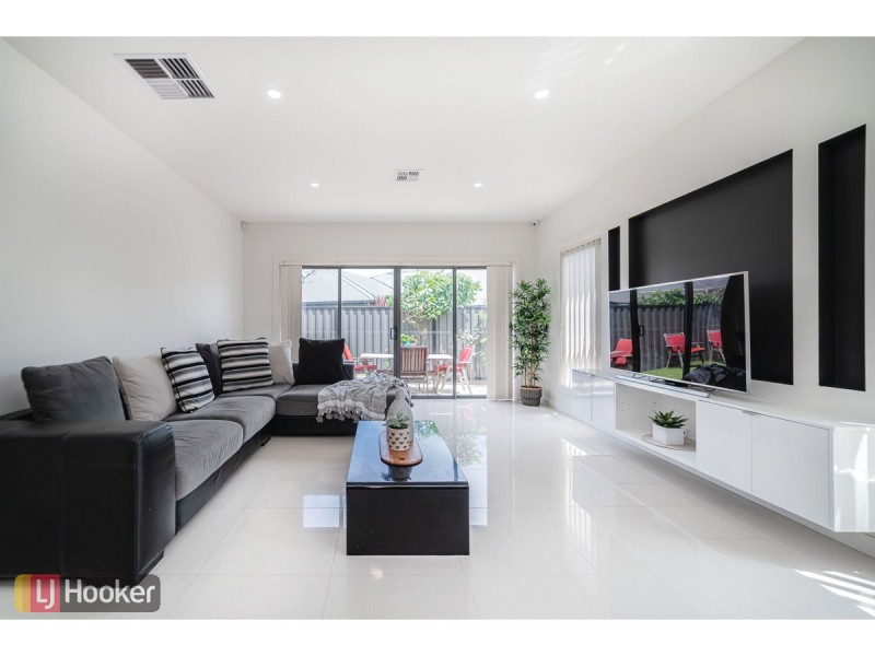 18 Calibre Avenue, Craigieburn VIC 3064